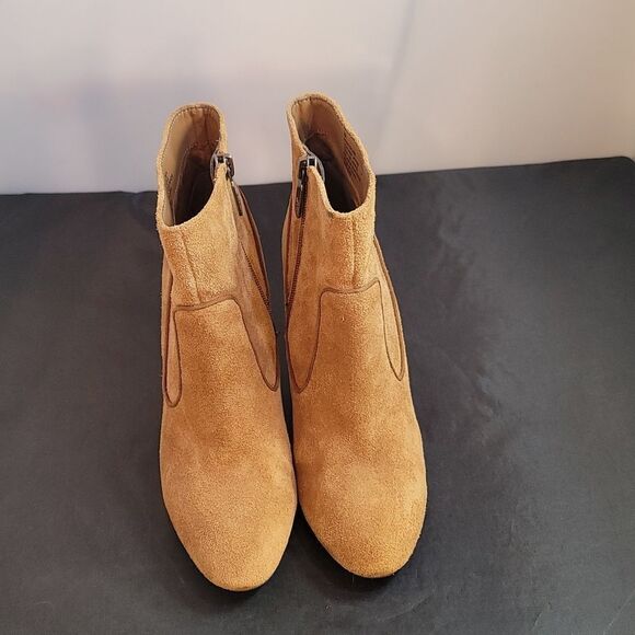 BRAND NEW ANNE KLEIN IFLEX ROUND TOE SUEDE BLOCK HEEL BOOTIES - Picture 4 of 16